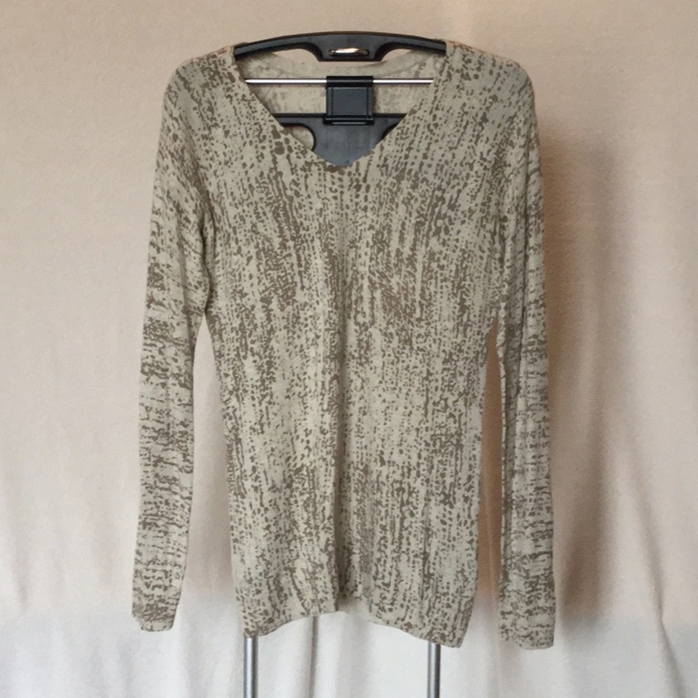 GAP Lightweight V-Neck Sweater